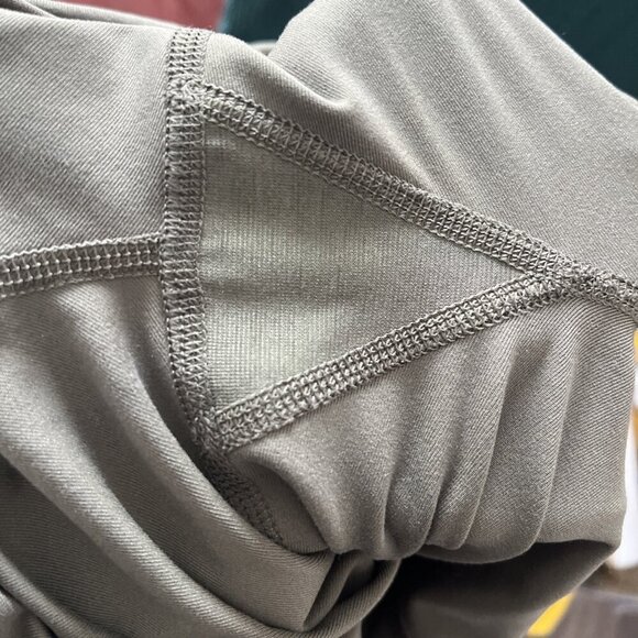 Lululemon Leggings Womens 4 Green Camo Cropped Gym Athletic Yoga - Picture 6 of 6